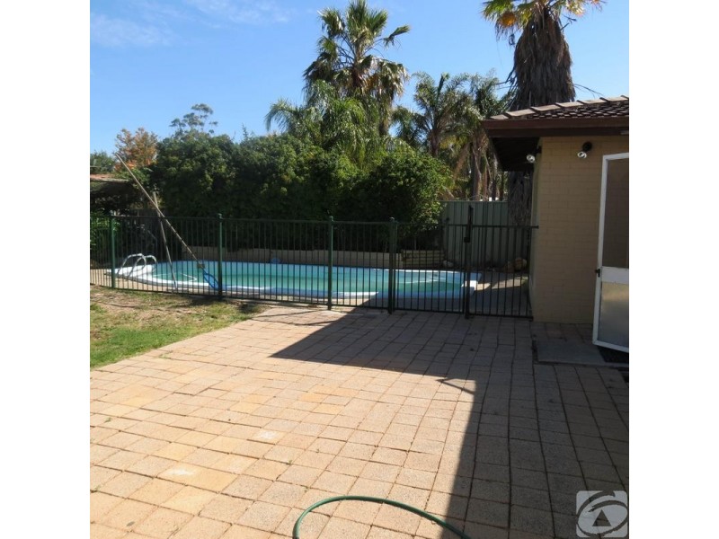 4 Lindy Way, Camillo WA 6111