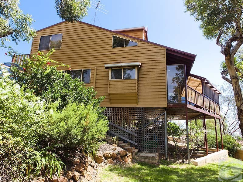 1 Mundanup Cl, Kelmscott WA 6111