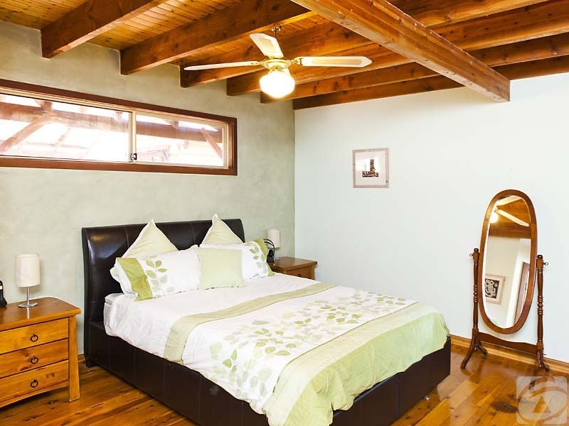 1 Mundanup Cl, Kelmscott WA 6111