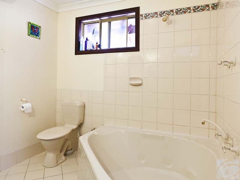 1 Mundanup Cl, Kelmscott WA 6111