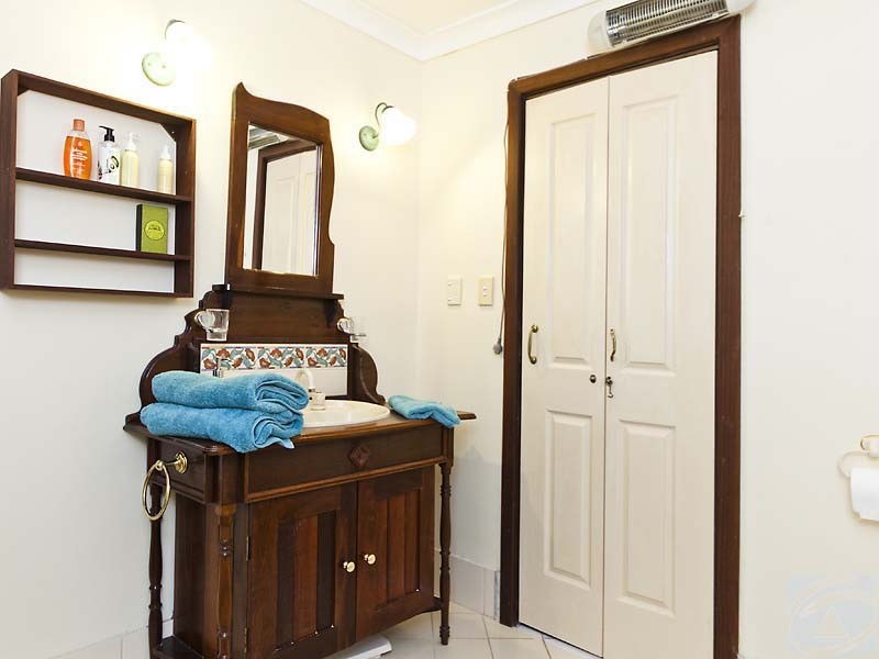 1 Mundanup Cl, Kelmscott WA 6111