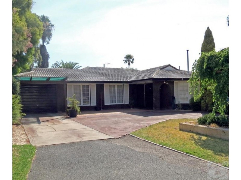 11 Parkfield Road, Kelmscott WA 6111