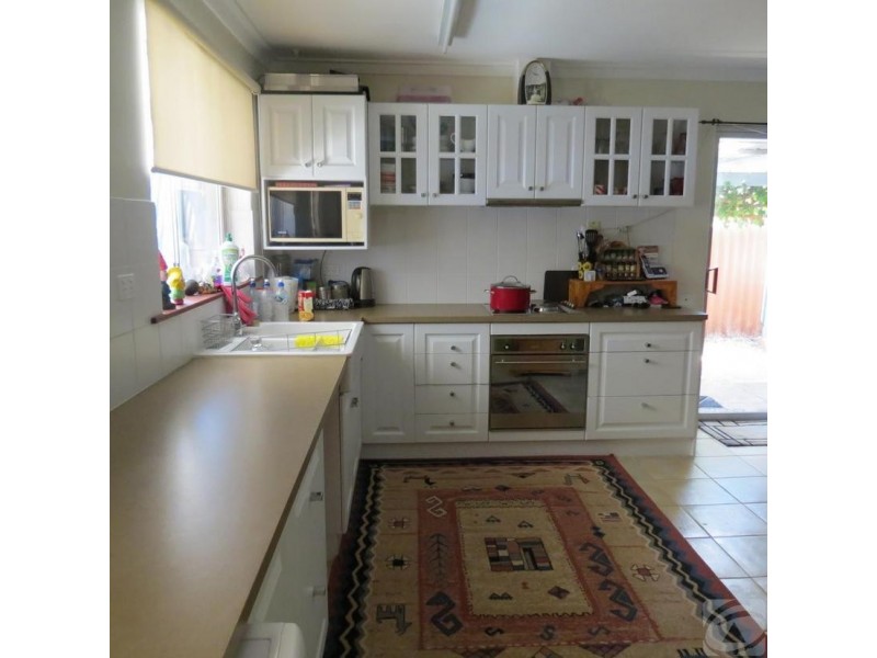 11 Parkfield Road, Kelmscott WA 6111
