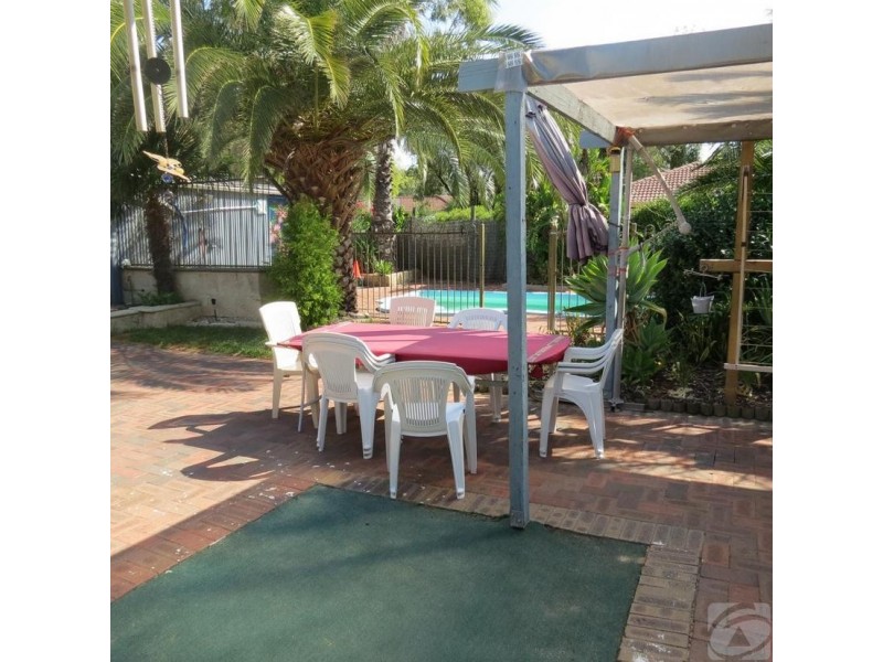 11 Parkfield Road, Kelmscott WA 6111