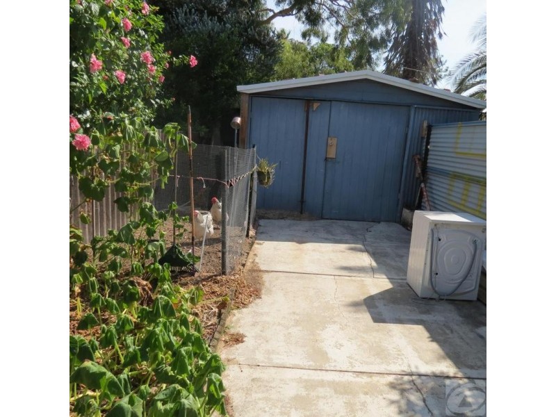 11 Parkfield Road, Kelmscott WA 6111