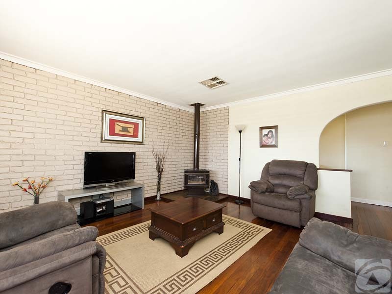 55 Connell Avenue, Kelmscott WA 6111