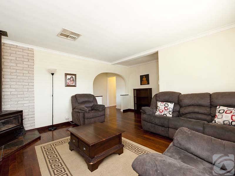 55 Connell Avenue, Kelmscott WA 6111