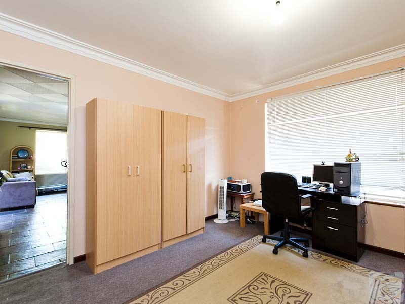 55 Connell Avenue, Kelmscott WA 6111