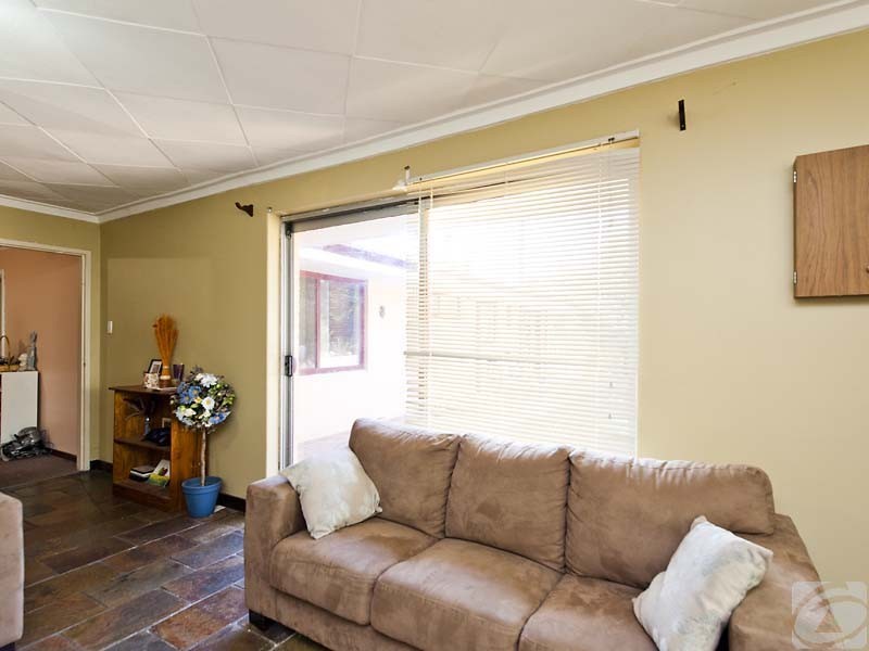 55 Connell Avenue, Kelmscott WA 6111
