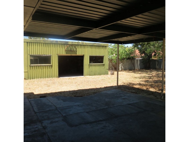 112 Fifth Road, Armadale WA 6112