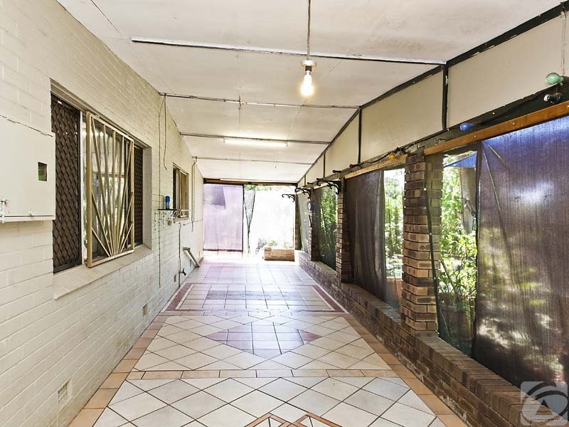 25 Buckingham Rd, Kelmscott WA 6111