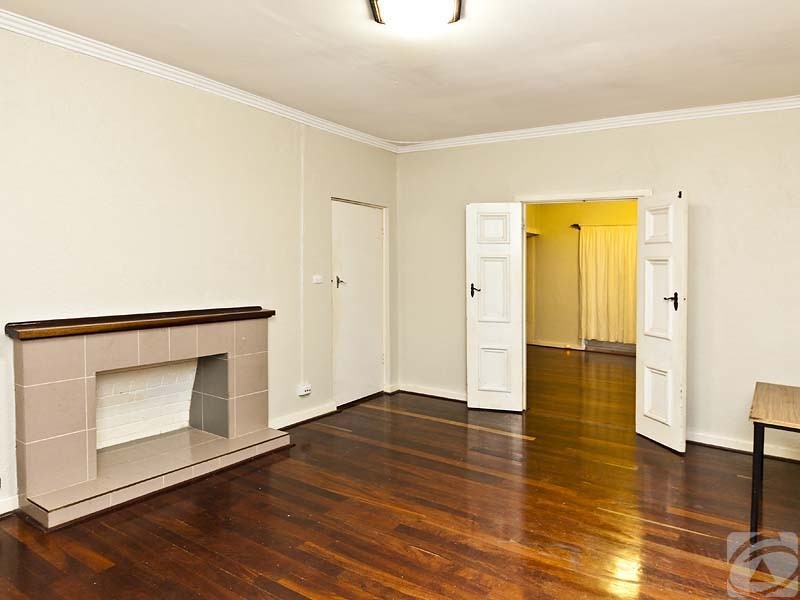 25 Buckingham Rd, Kelmscott WA 6111