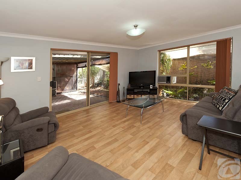 66 Riverside Lane, Seville Grove WA 6112