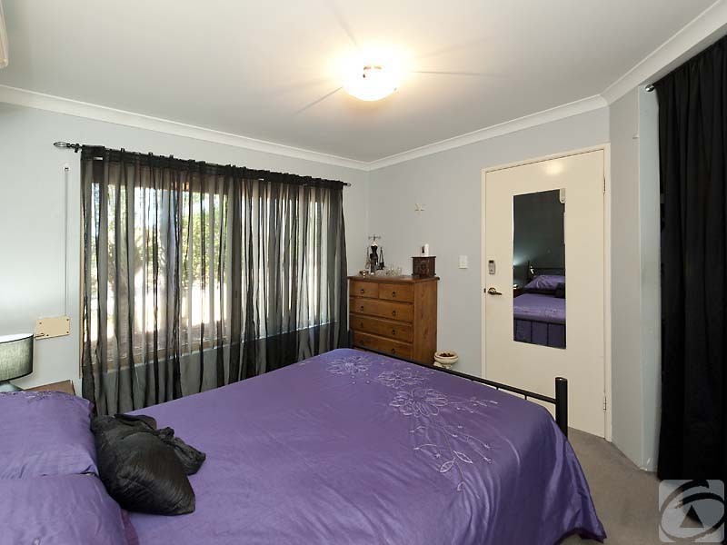 66 Riverside Lane, Seville Grove WA 6112