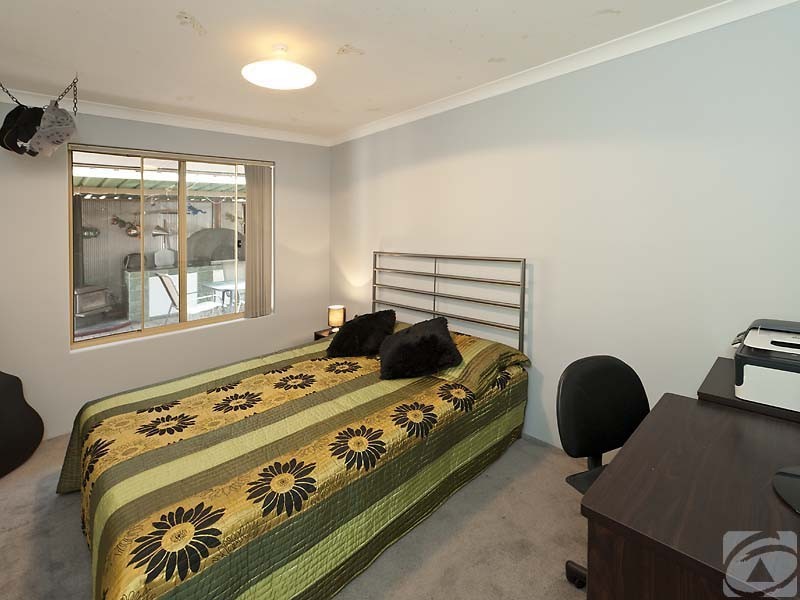 66 Riverside Lane, Seville Grove WA 6112