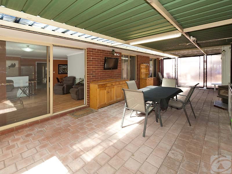 66 Riverside Lane, Seville Grove WA 6112