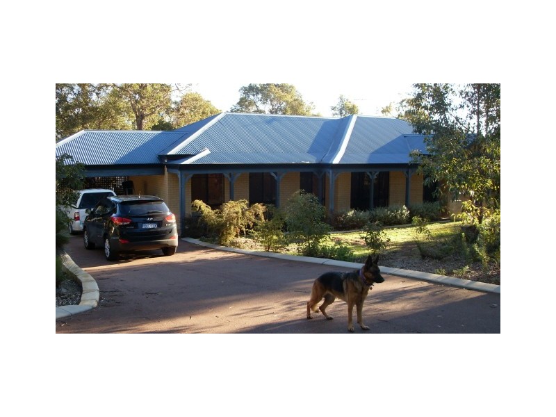 31 Dumas Dr, Bedfordale WA 6112