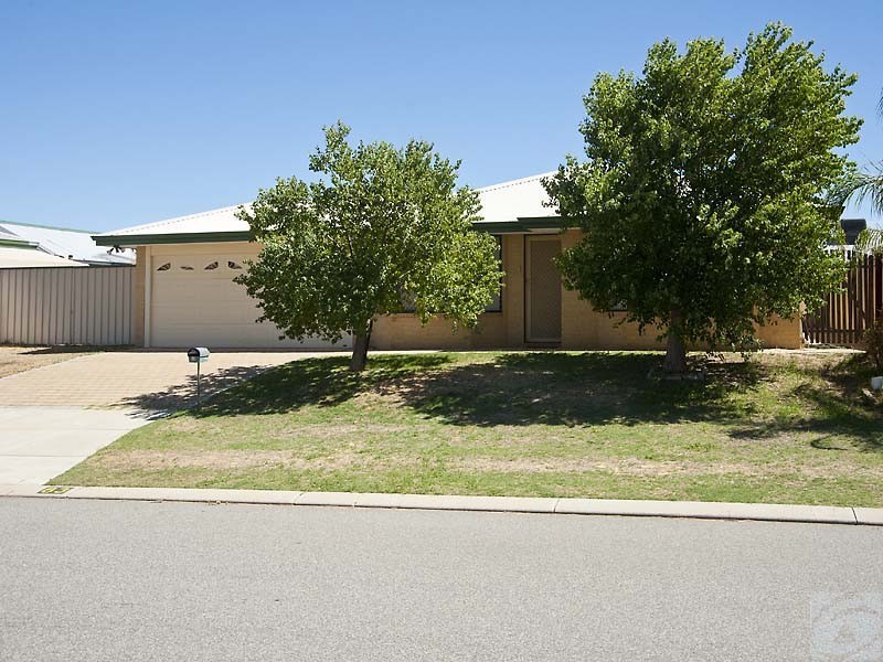 83 Lauterbach Dr, Gosnells WA 6110