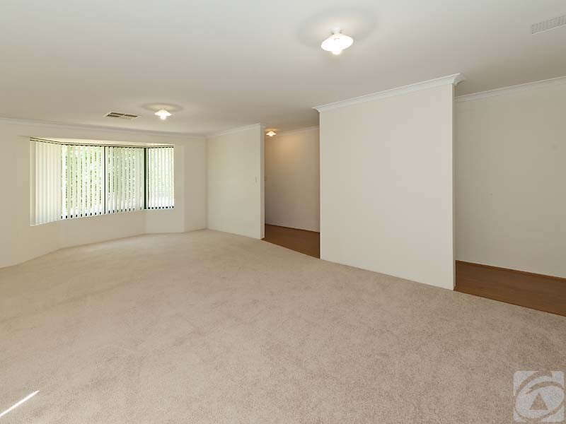 83 Lauterbach Dr, Gosnells WA 6110