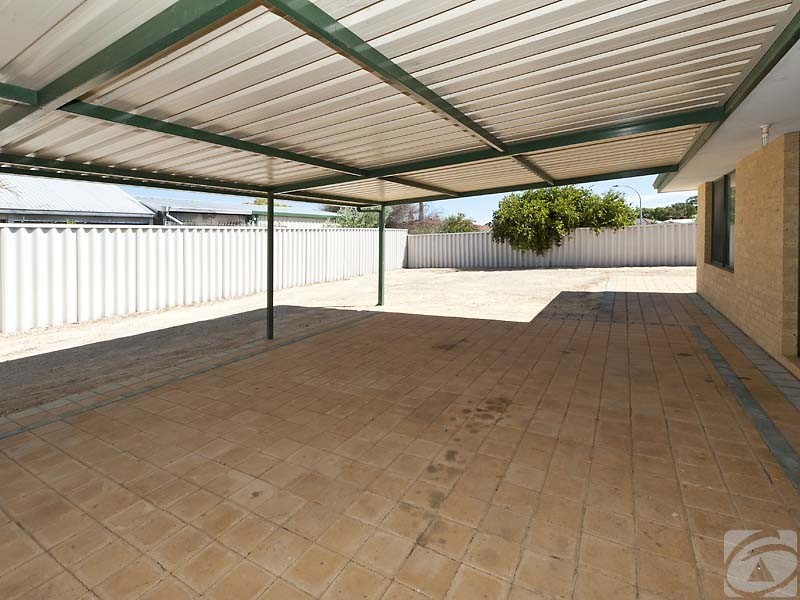 83 Lauterbach Dr, Gosnells WA 6110