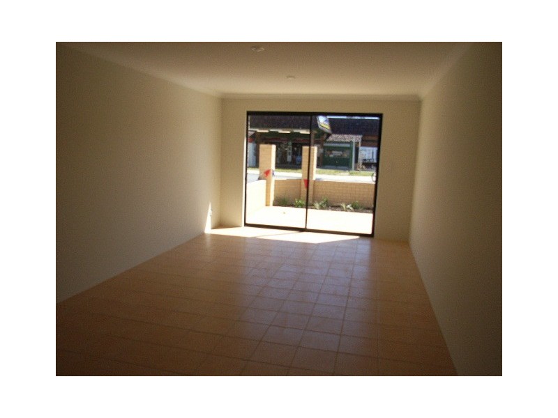 1/128 Westfield Rd, Kelmscott WA 6111