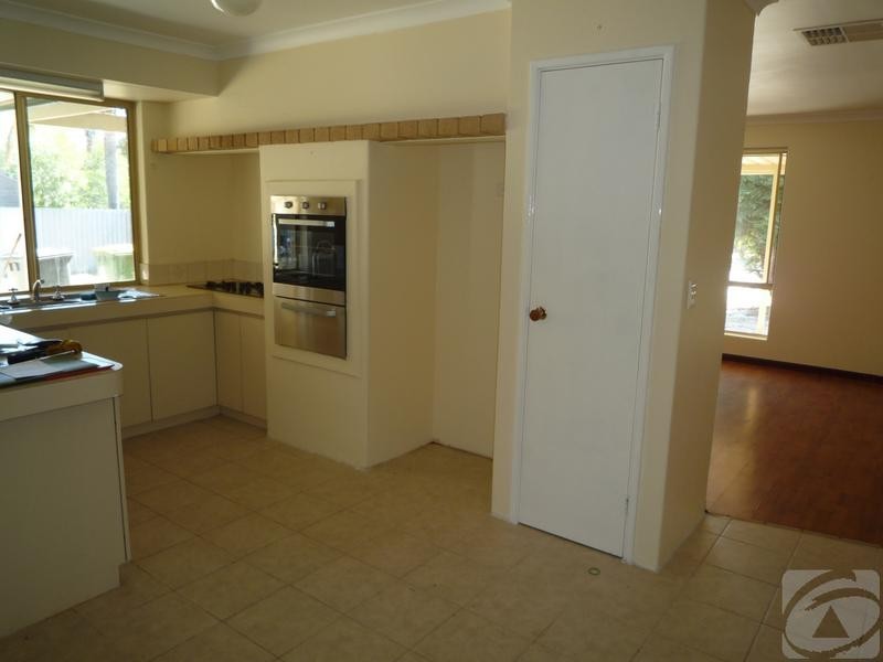 30 Sapling Way, Camillo WA 6111