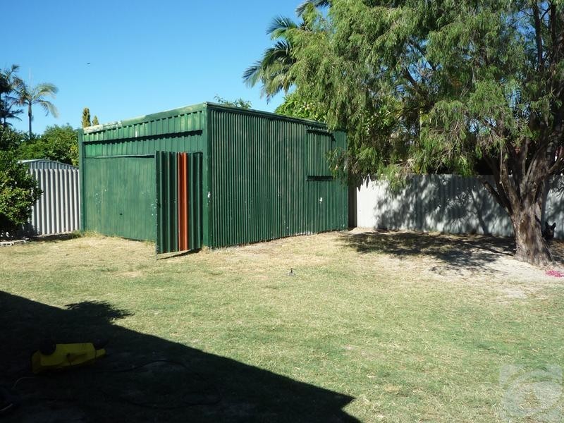 30 Sapling Way, Camillo WA 6111