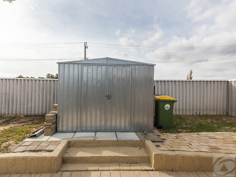 12 Ivanhoe Way, Camillo WA 6111