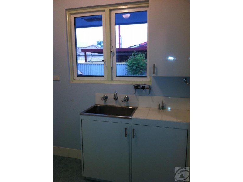 14b Nicholas St, Gosnells WA 6110