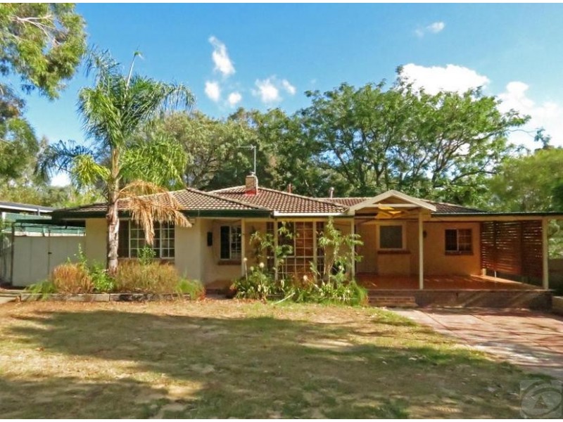 27 Buckingham Rd, Kelmscott WA 6111