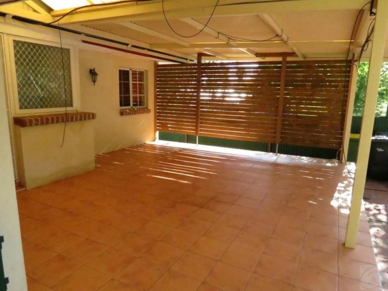 27 Buckingham Rd, Kelmscott WA 6111