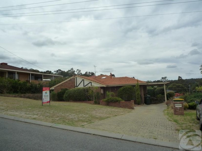 17 Looranah St, Mount Nasura WA 6112