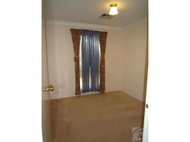 17 Looranah St, Mount Nasura WA 6112