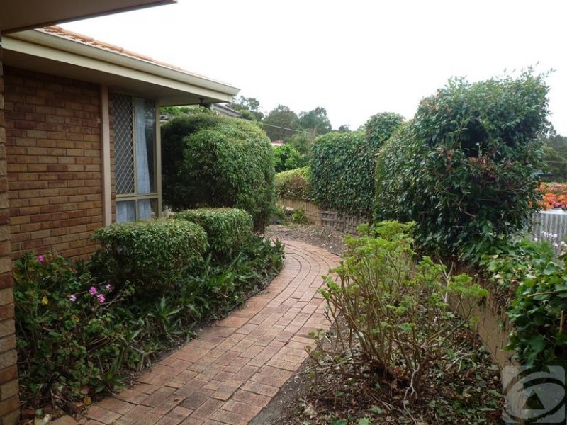 17 Looranah St, Mount Nasura WA 6112