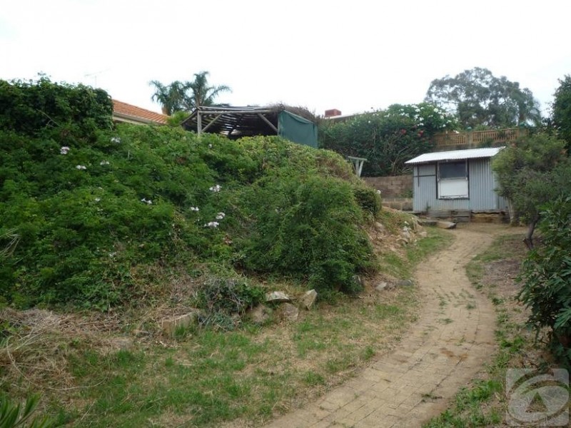17 Looranah St, Mount Nasura WA 6112