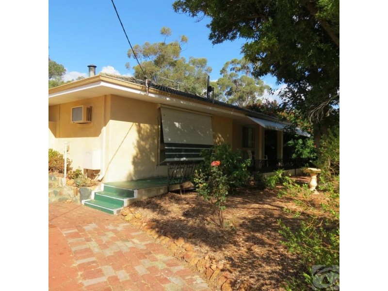 10 Dyer St, Kelmscott WA 6111