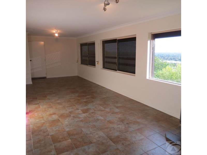 42 Angorra Rd, Mount Nasura WA 6112