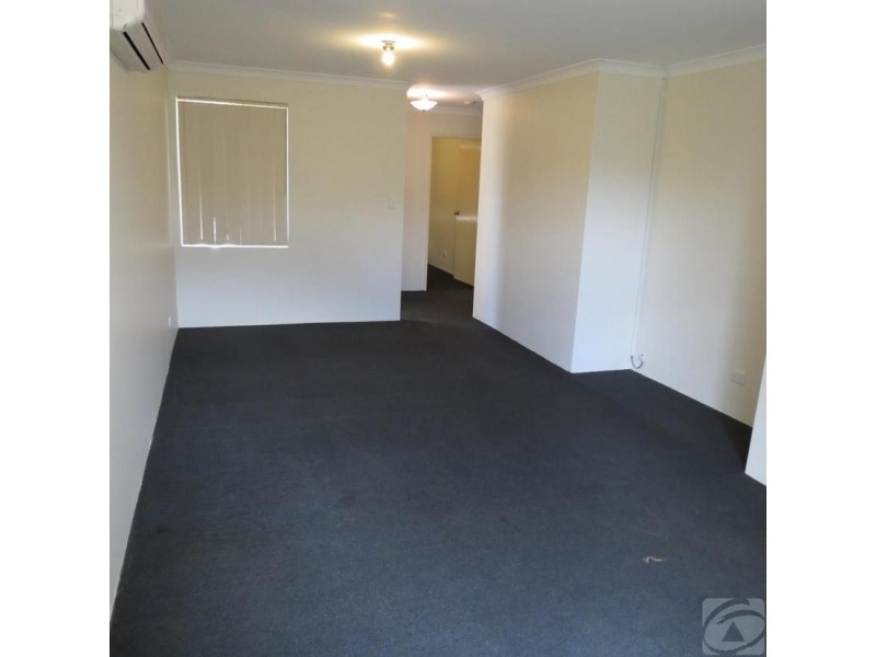 1/17 Devonshire Tce, Armadale WA 6112