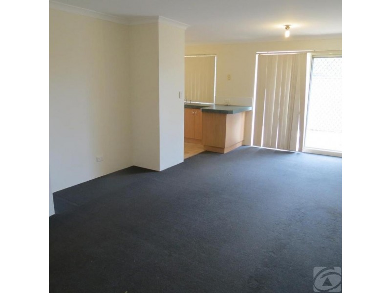 1/17 Devonshire Tce, Armadale WA 6112