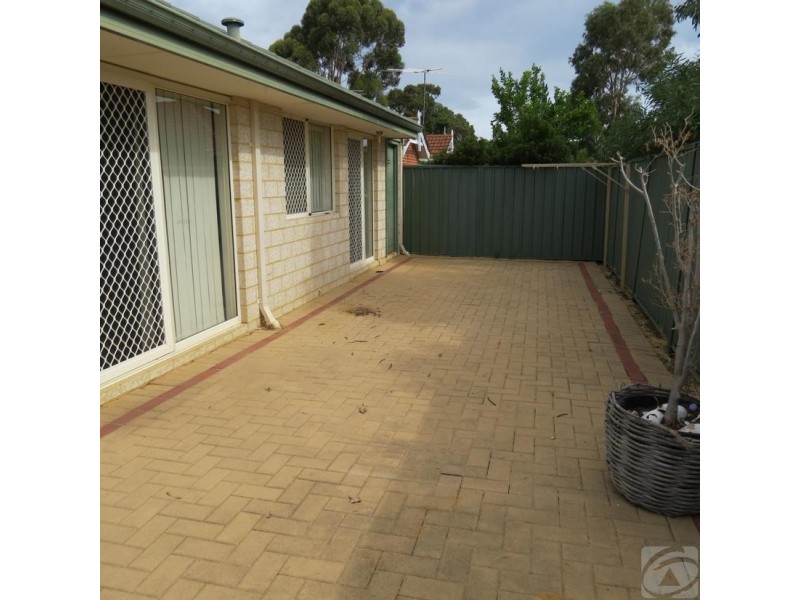 1/17 Devonshire Tce, Armadale WA 6112