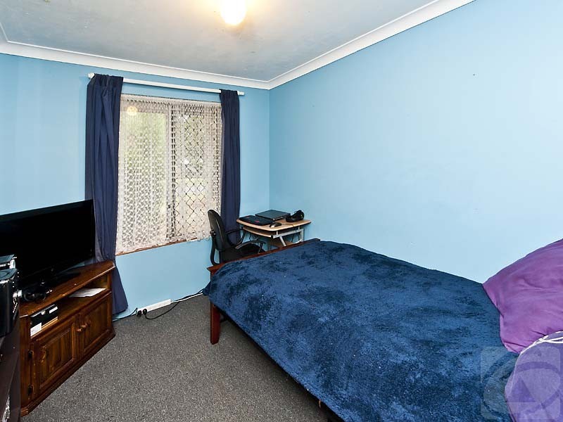 8 Montrose Cir, Camillo WA 6111