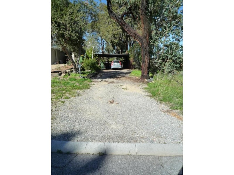 11 Alola St, Kelmscott WA 6111