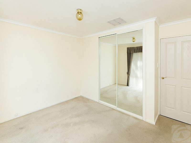 6 Wakehurst Pl, Kelmscott WA 6111