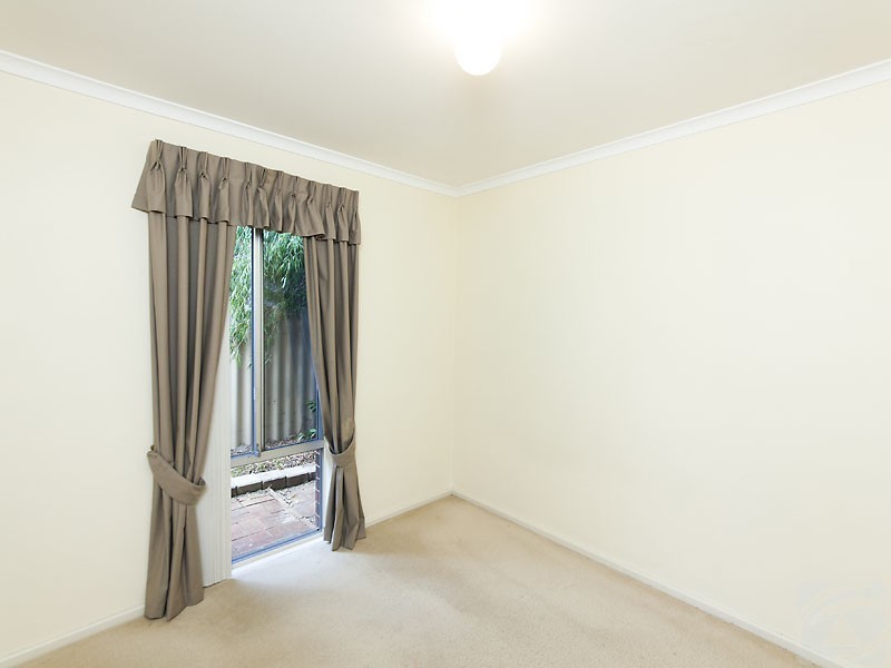 6 Wakehurst Pl, Kelmscott WA 6111