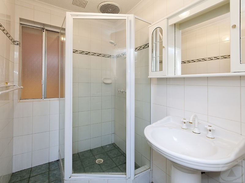 6 Wakehurst Pl, Kelmscott WA 6111