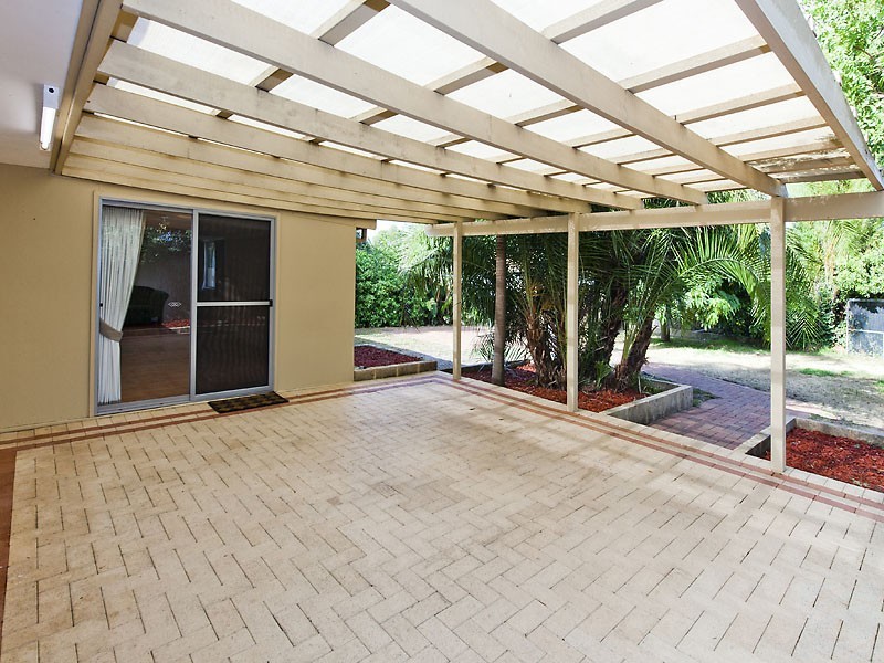 6 Wakehurst Pl, Kelmscott WA 6111