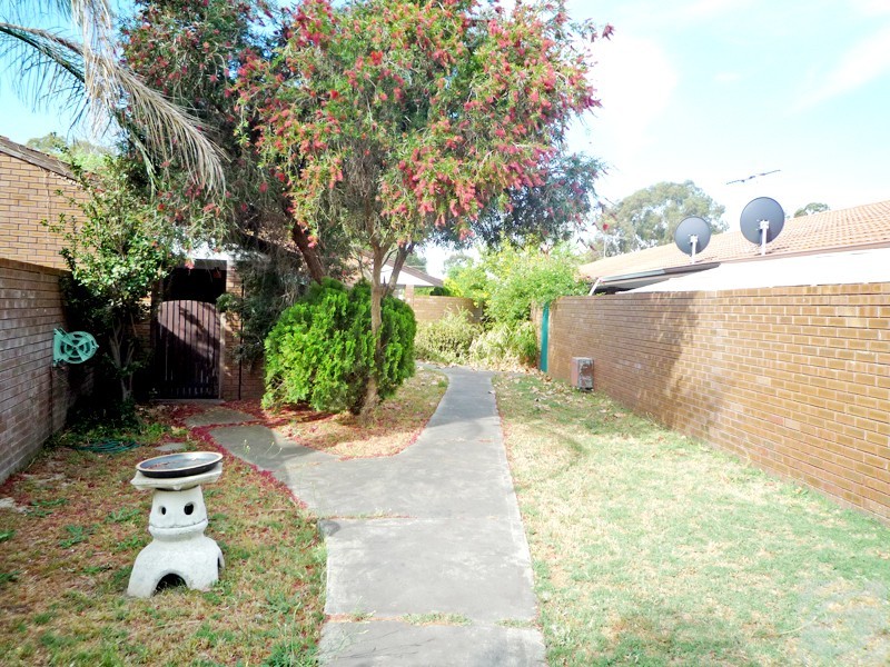 6/6 Toorak Rd, Armadale WA 6112