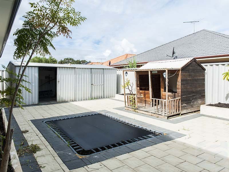 16 Carmana Lane, Warnbro WA 6169