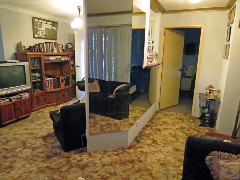 2 McGrath Pl, Seville Grove WA 6112