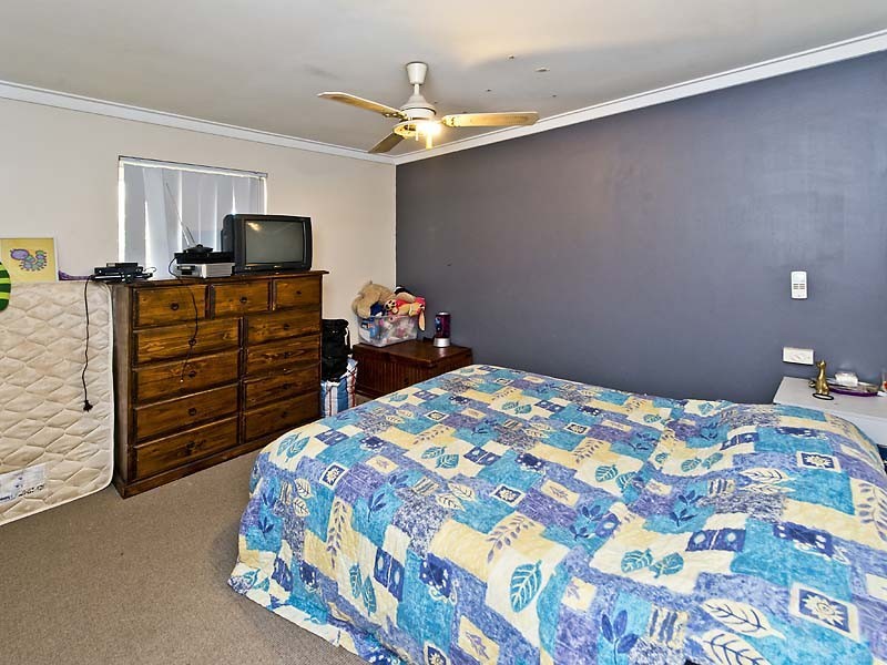 18 Selsdon Court, Camillo WA 6111